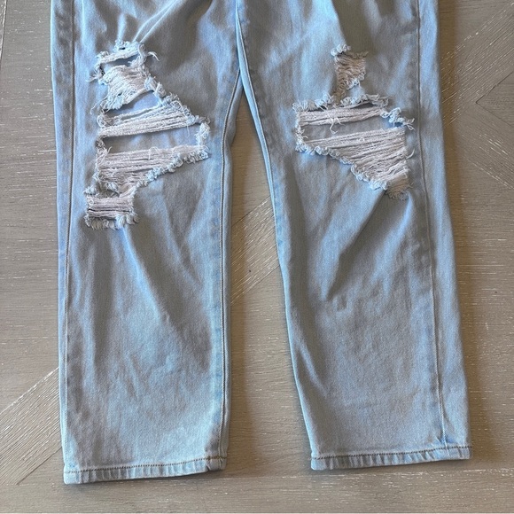 Relaxed Light Blue Distressed Jeans - Picture 2 of 7